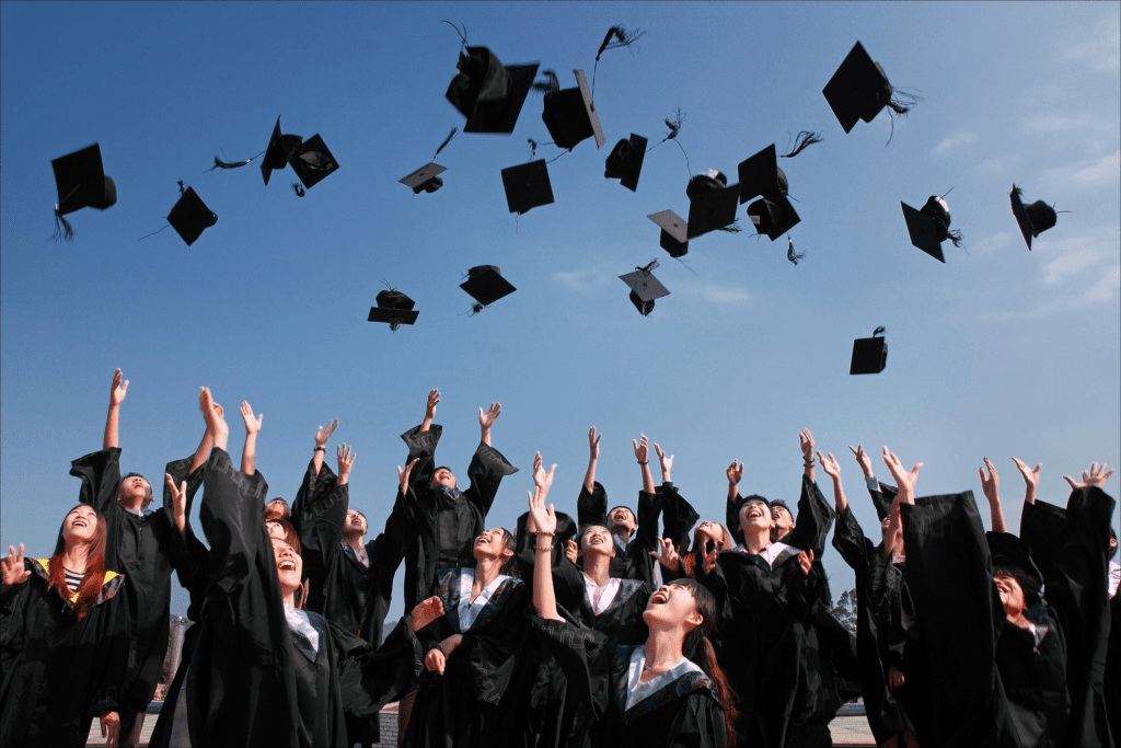 Want to Reach College Grads? 3 Ways to Improve College Recruitment