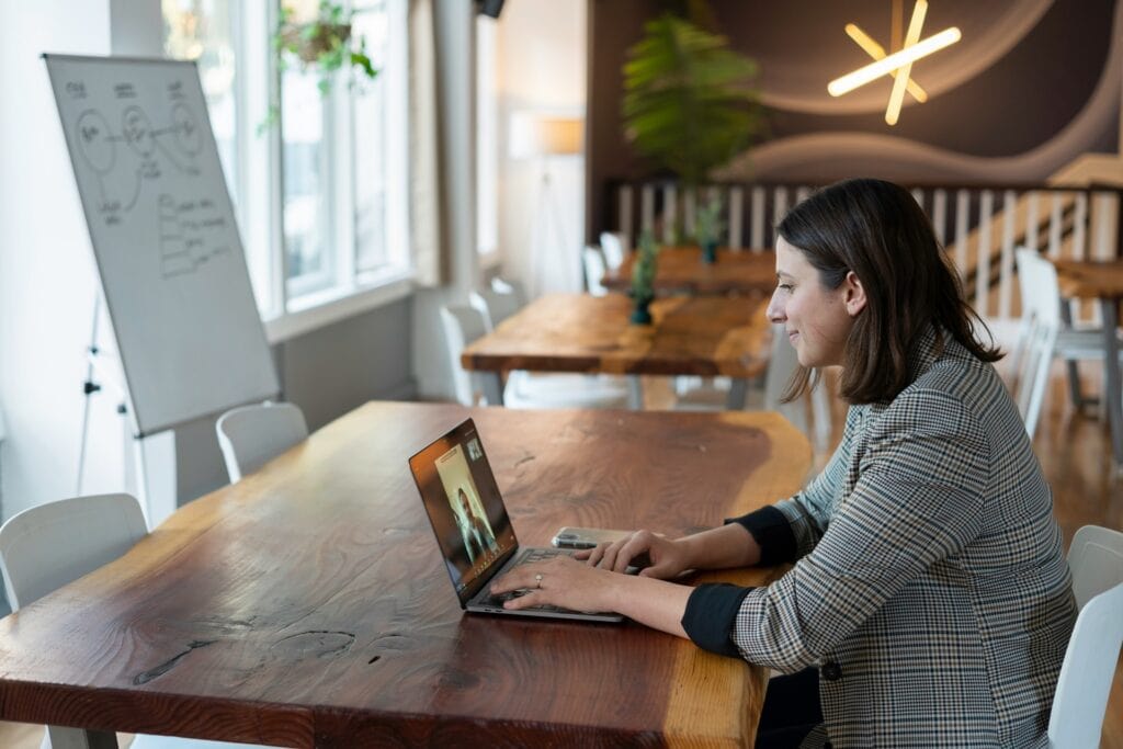 An interviewer using automated interview scheduling software.
